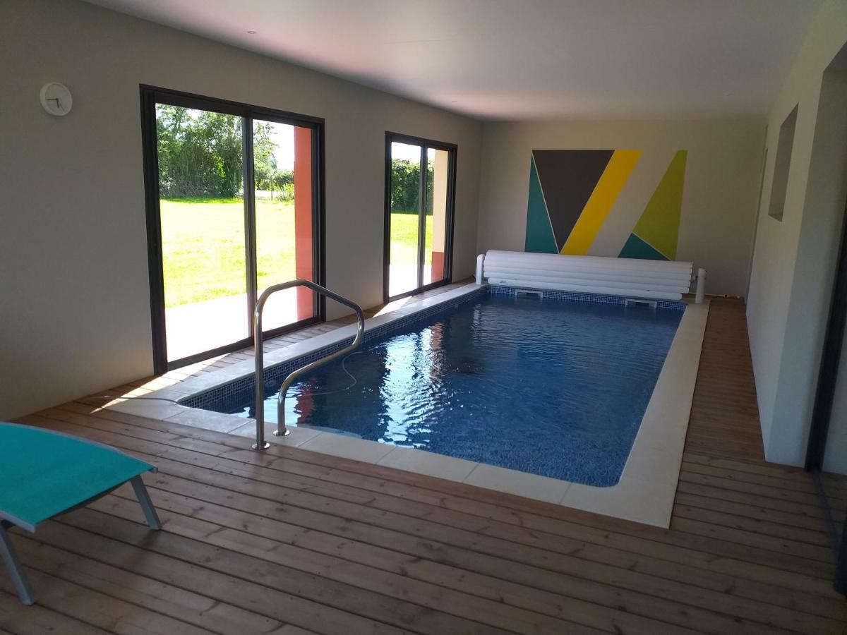 Piscine intérieure privée chauffée toute l'année à 29 Quiévrecourt Exterior foto
